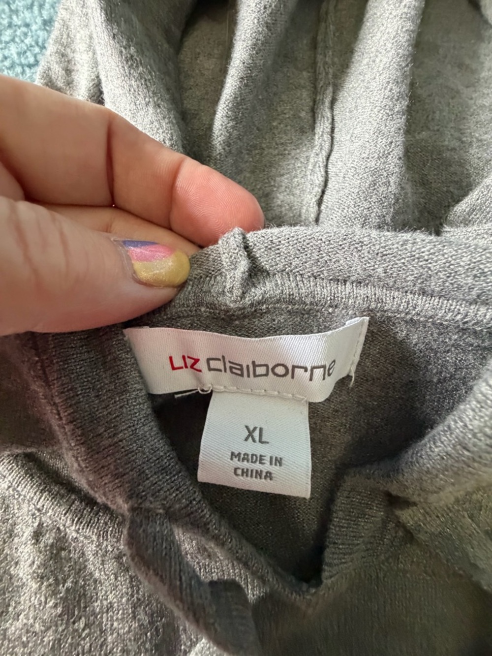 Liz Claiborne Women’s Gray Hoodie Sweater Size XL - Picture 3 of 4
